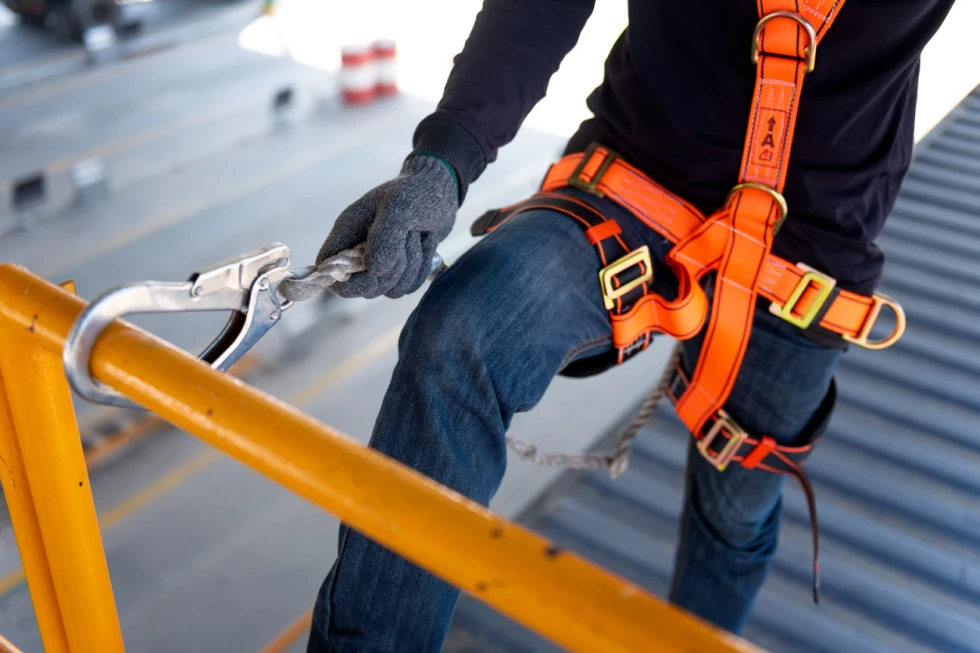 img tips to avoid being injured by unsafe construction equipment